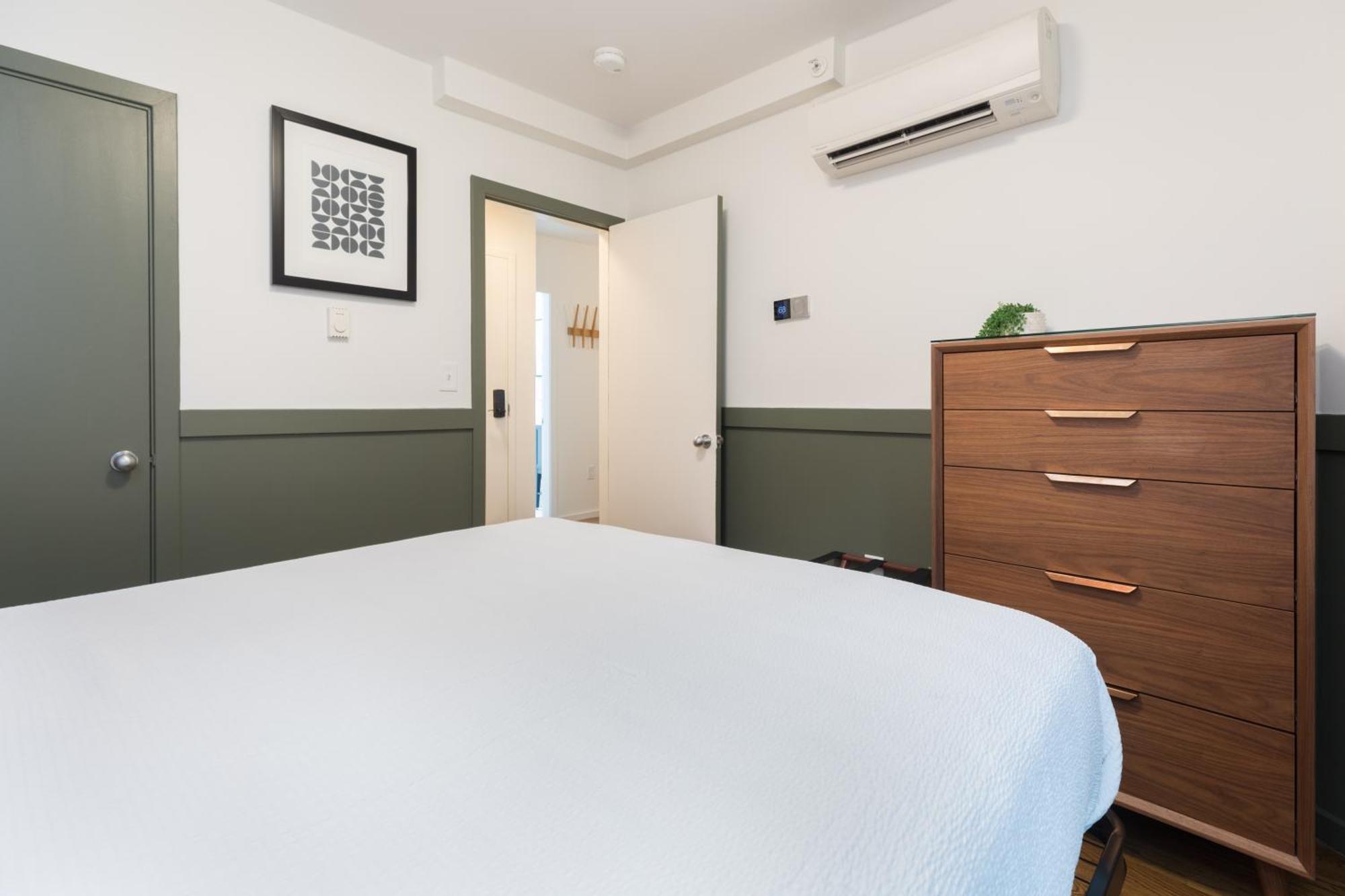 304 Newbury Street By Thatch Apartahotel *